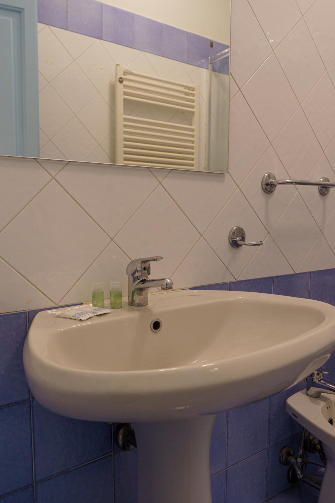 Central 1 Bedroom Apartment In The City Center Флоренция Экстерьер фото